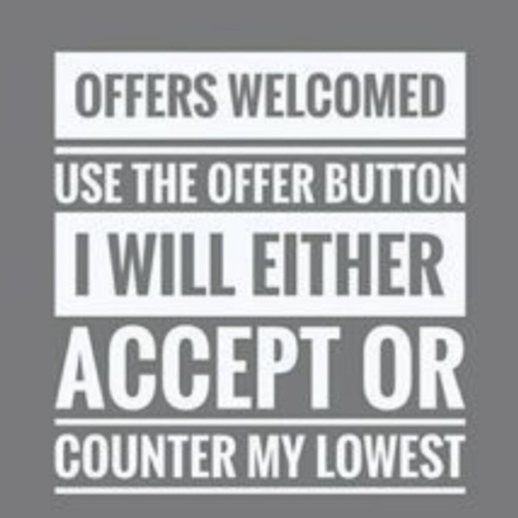 Almost New BCBG Cute Trunk Clutch. Superb👌 - Picture 6 of 6